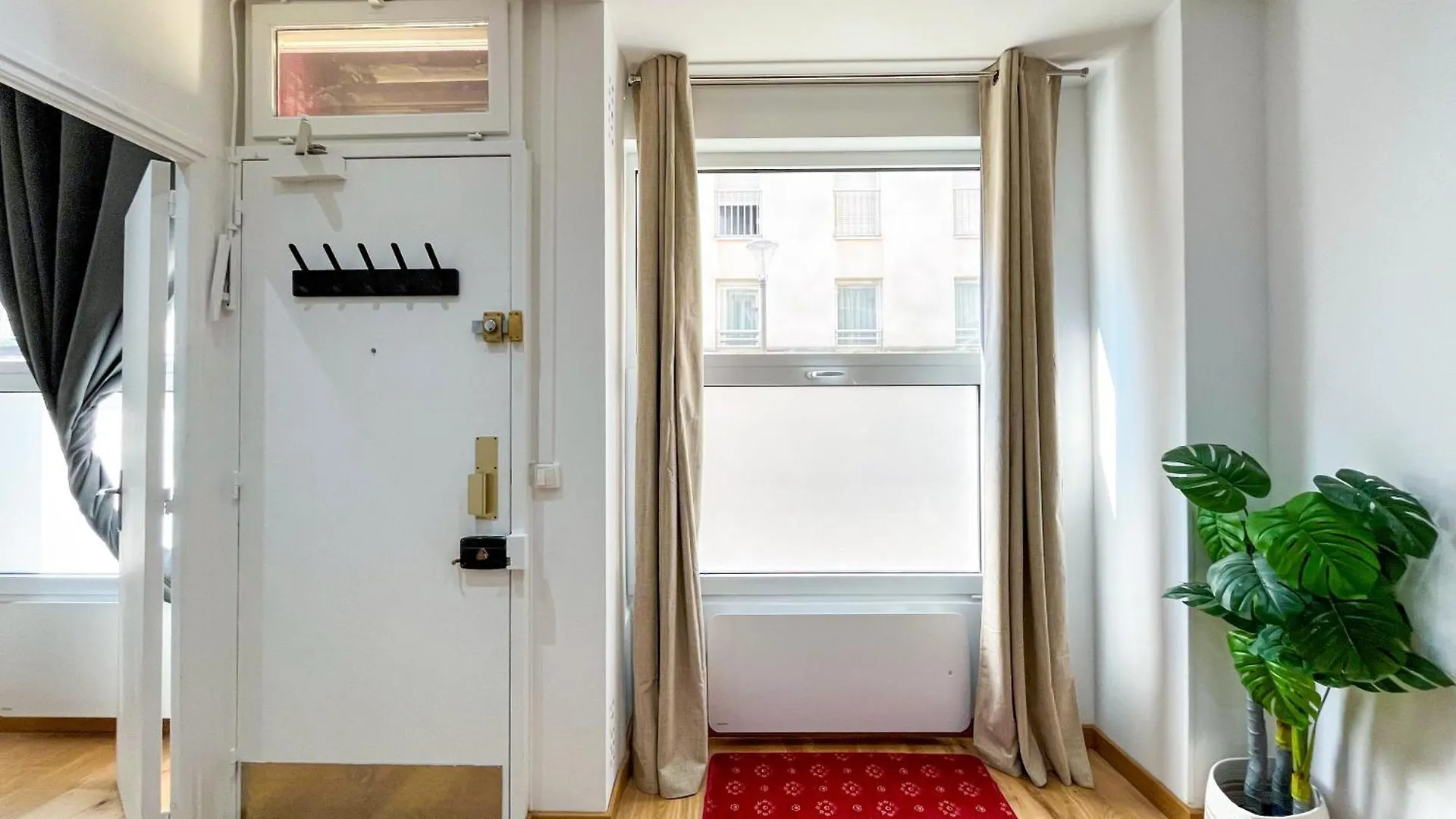Urban Flat 198 - Townhouse Basfroi Apartment Paris