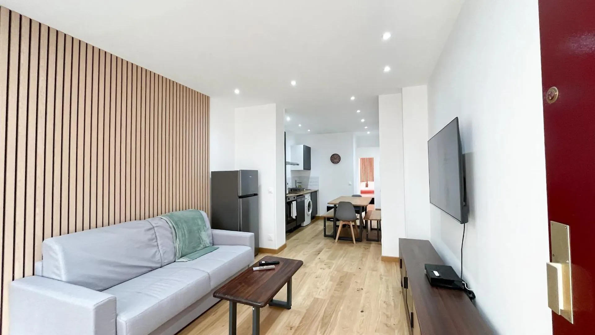 Urban Flat 198 - Townhouse Basfroi Apartment Paris