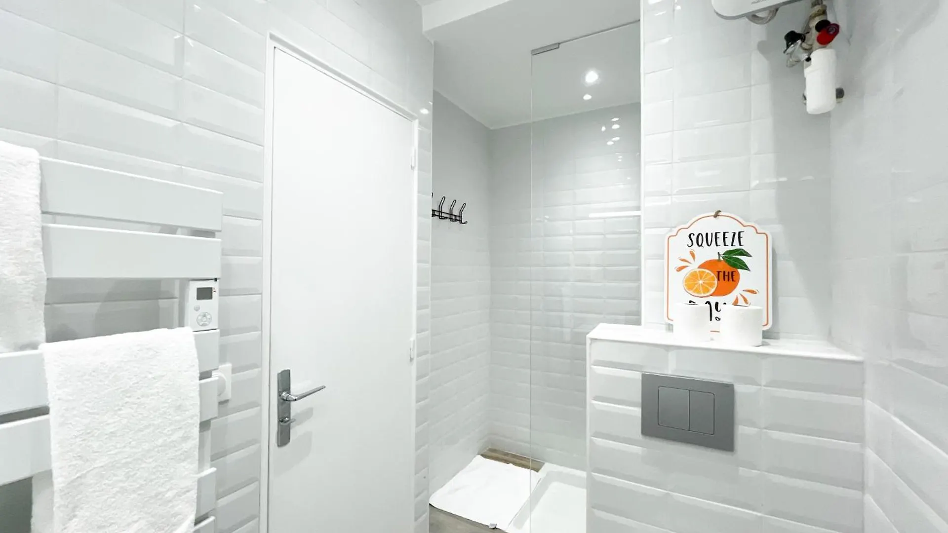 Urban Flat 198 - Townhouse Basfroi Apartment Paris