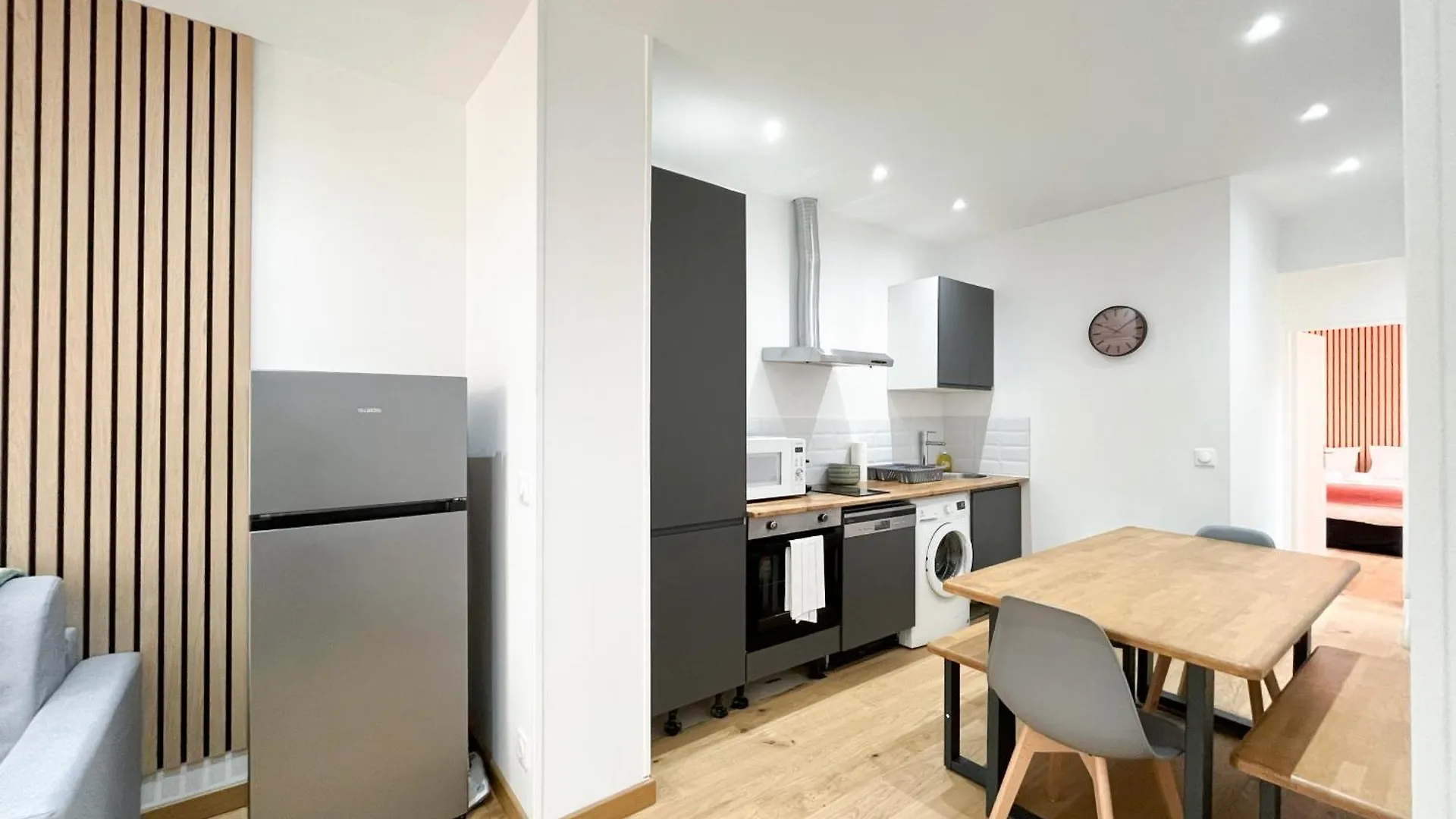 Urban Flat 198 - Townhouse Basfroi Apartment Paris
